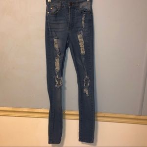 Ripped skinny jeans